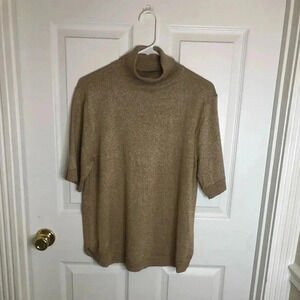 NWT       Cable and gauge woman’s top